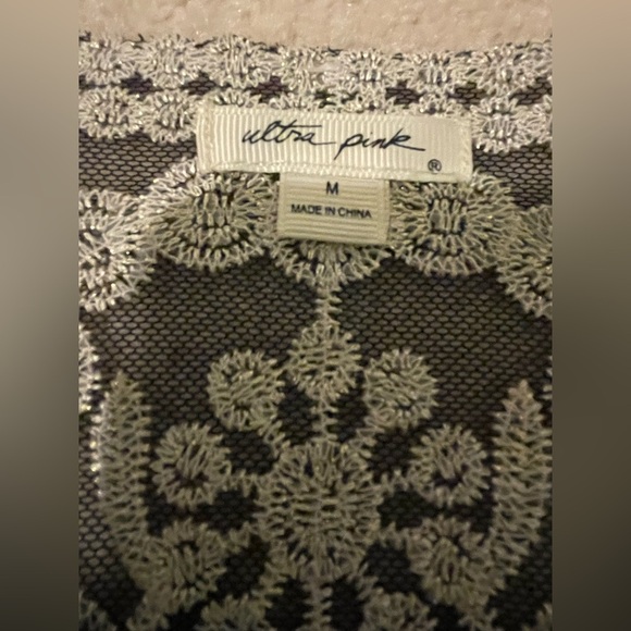 Ultra Pink blouse-medium like new - Picture 8 of 10